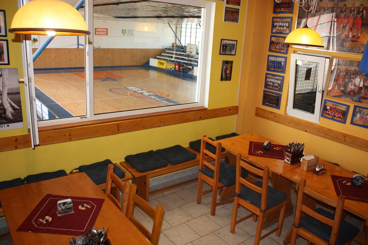 Sporthotel Bk Pod Lipou Roudnice nad Labem Buitenkant foto